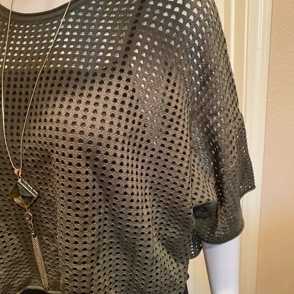 Olive green Crop light weight sweater - Picture 2 of 5